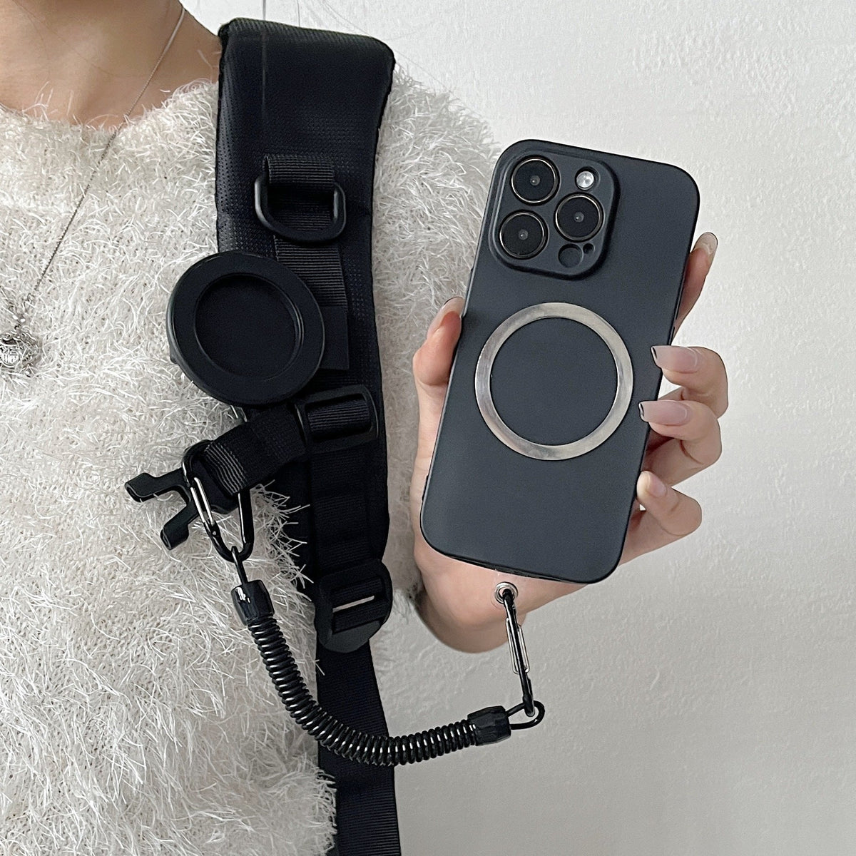 Magnetic Phone Holster 📱 – Quick-Release Belt Mount with Coil Lanyard